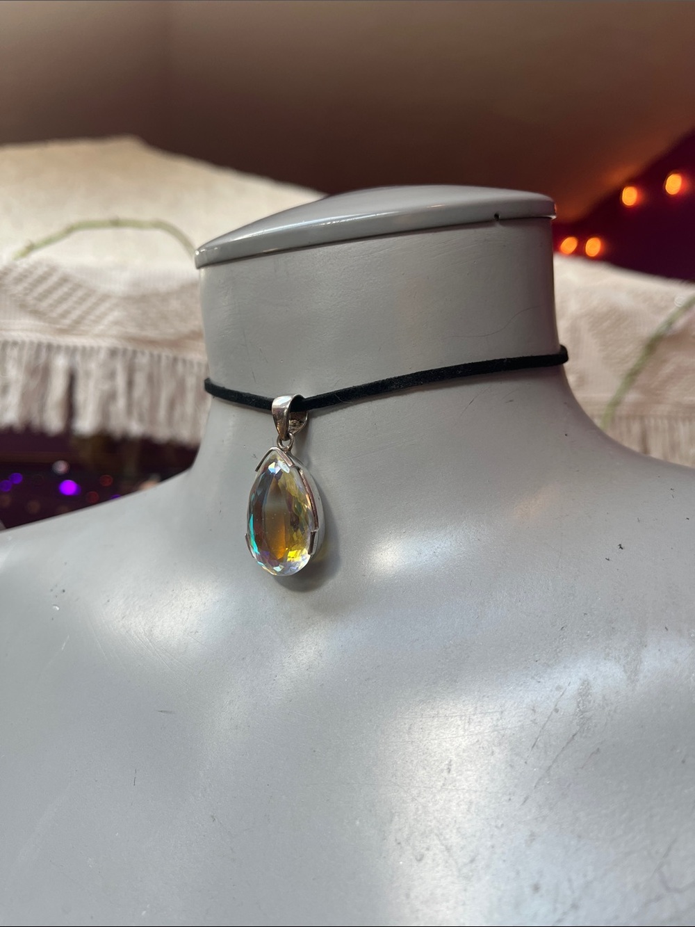 🌈 Iridescent rainbow Angela Aura Quartz choker necklace - Picture 3 of 4